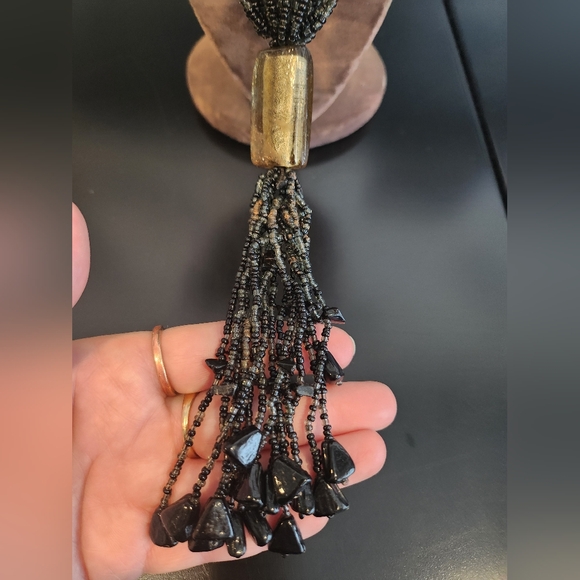 Elegant Layered And Fringed Black Beaded Statement Necklace - Picture 4 of 7